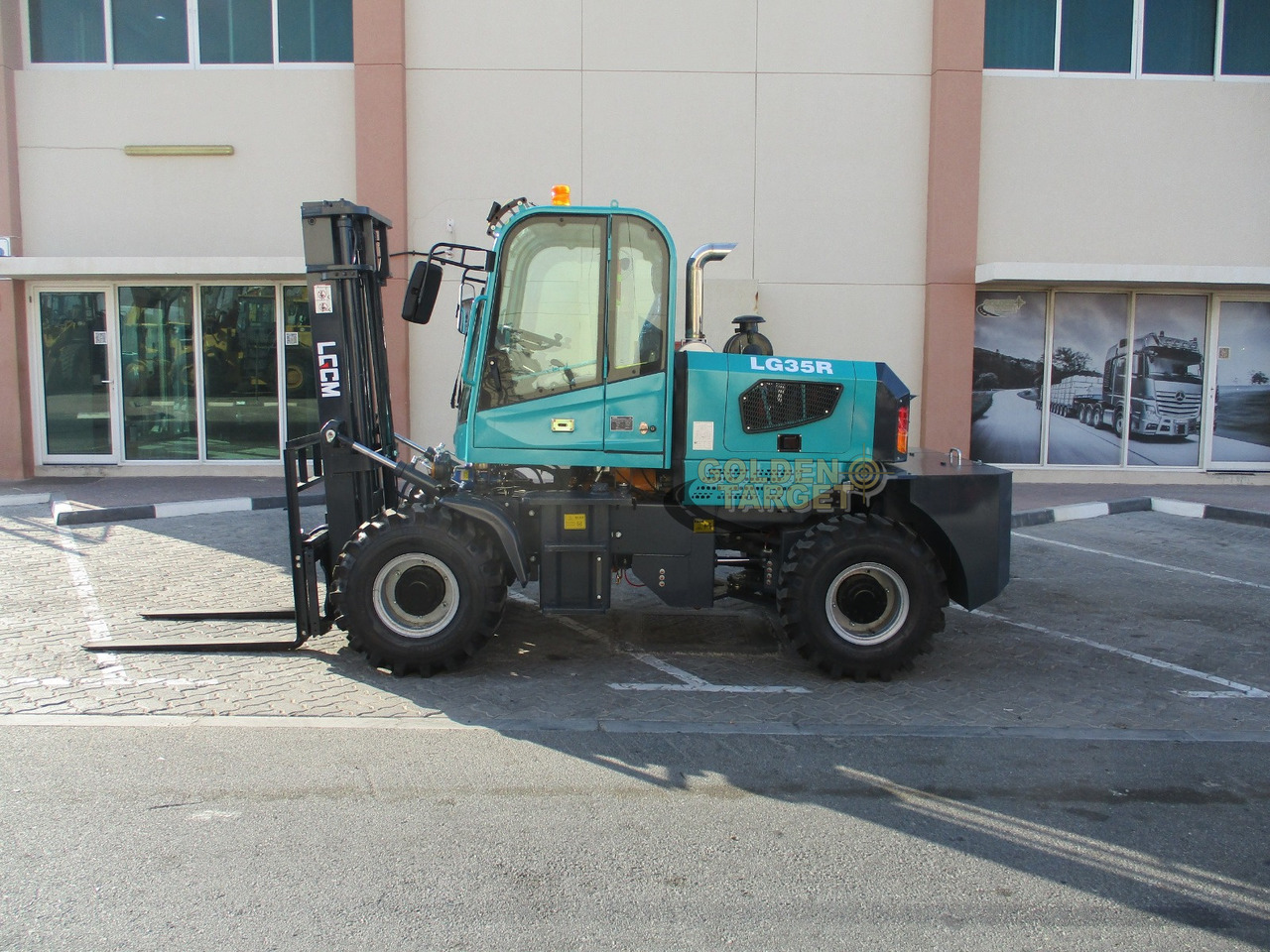 Novi Diesel viličar LGCM LG35R Rough Terrain Forklift: slika Novi Diesel viličar LGCM LG35R Rough Terrain Forklift