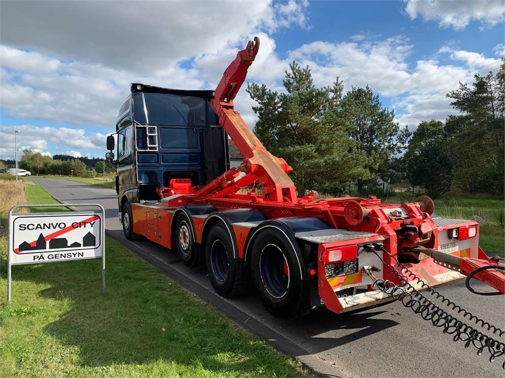 Kamion s kukastom dizalicom DAF XF510 FAK 8x2-4: slika Kamion s kukastom dizalicom DAF XF510 FAK 8x2-4