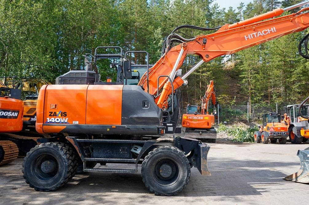 Zakup Hitachi ZX 140 W-6  Hitachi ZX 140 W-6: slika Zakup Hitachi ZX 140 W-6  Hitachi ZX 140 W-6