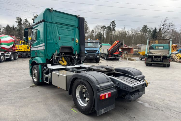 Tegljač Mercedes-Benz Actros 1853 4x2 ADR: slika Tegljač Mercedes-Benz Actros 1853 4x2 ADR