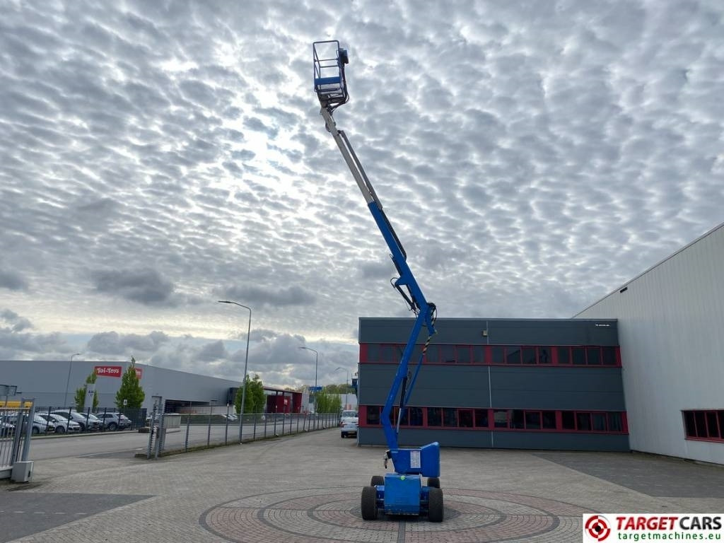 Zglobni krak Niftylift HR12NDE BiFuel Articulated Boom Work Lift 1220cm: slika Zglobni krak Niftylift HR12NDE BiFuel Articulated Boom Work Lift 1220cm