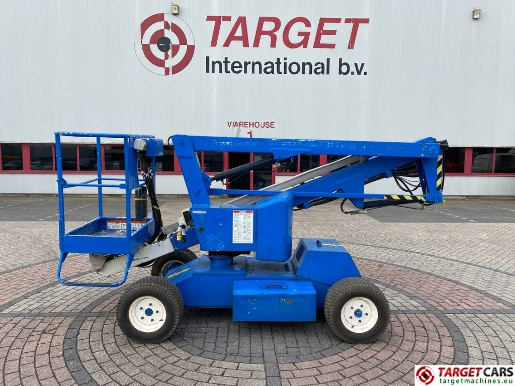 Zglobni krak Niftylift HR12NDE BiFuel Articulated Boom Work Lift 1220cm: slika Zglobni krak Niftylift HR12NDE BiFuel Articulated Boom Work Lift 1220cm