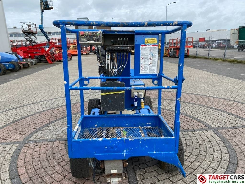 Zglobni krak Niftylift HR12NDE BiFuel Articulated Boom Work Lift 1220cm: slika Zglobni krak Niftylift HR12NDE BiFuel Articulated Boom Work Lift 1220cm