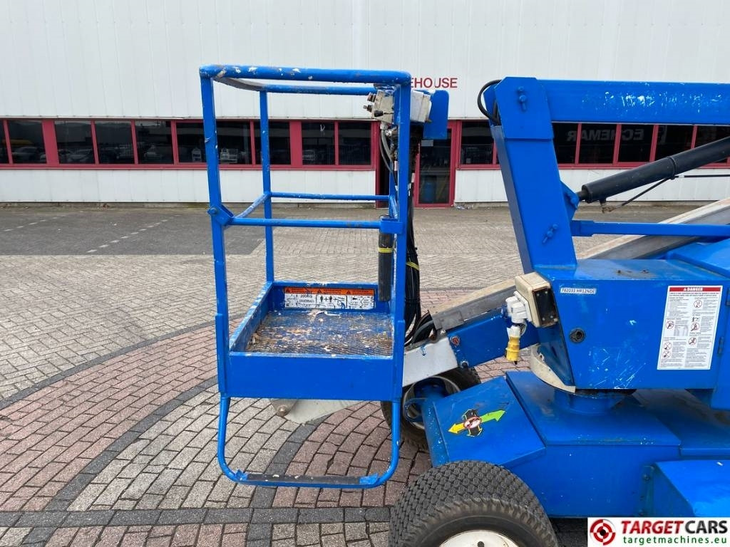 Zglobni krak Niftylift HR12NDE BiFuel Articulated Boom Work Lift 1220cm: slika Zglobni krak Niftylift HR12NDE BiFuel Articulated Boom Work Lift 1220cm