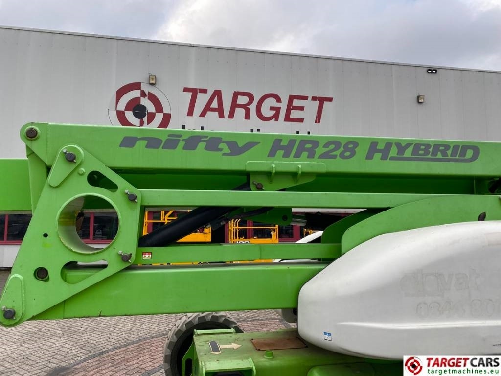 Zglobni krak Niftylift HR28 Hybrid Articulated 4x4 Boom Work Lift 2800cm: slika Zglobni krak Niftylift HR28 Hybrid Articulated 4x4 Boom Work Lift 2800cm