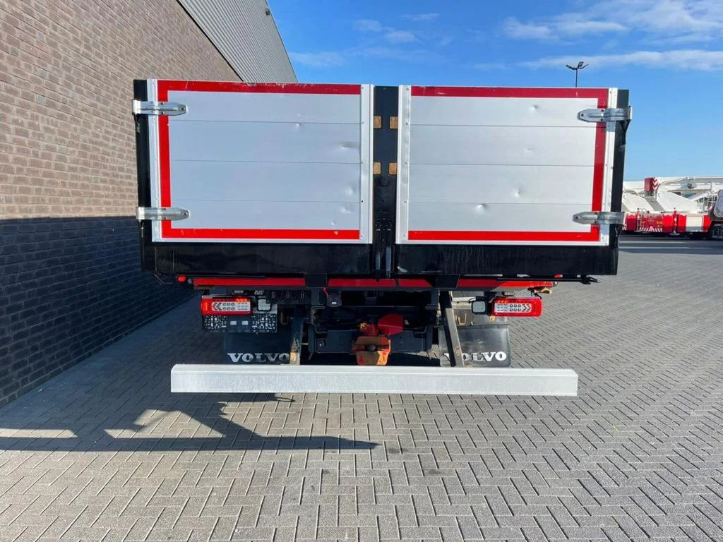 Zakup Volvo FM 500 8X4 TRIDEM + PALFINGER PK 27001-EH G KRAA  Volvo FM 500 8X4 TRIDEM + PALFINGER PK 27001-EH G KRAA: slika Zakup Volvo FM 500 8X4 TRIDEM + PALFINGER PK 27001-EH G KRAA  Volvo FM 500 8X4 TRIDEM + PALFINGER PK 27001-EH G KRAA