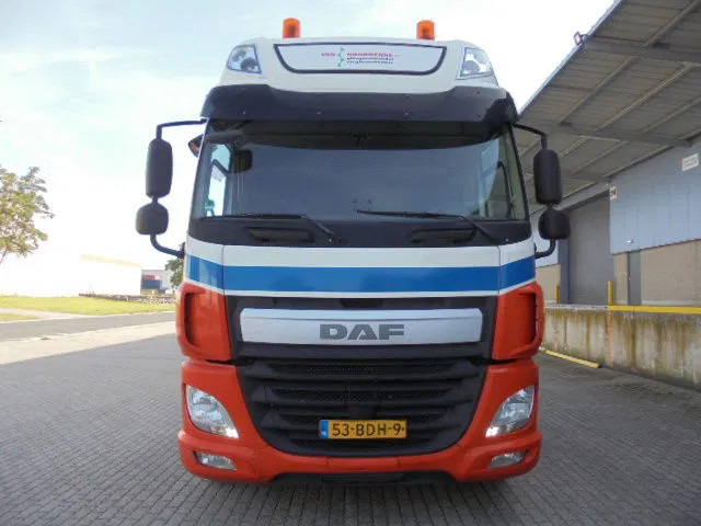 Kamion s kranom DAF CF 440 EURO 6: slika Kamion s kranom DAF CF 440 EURO 6