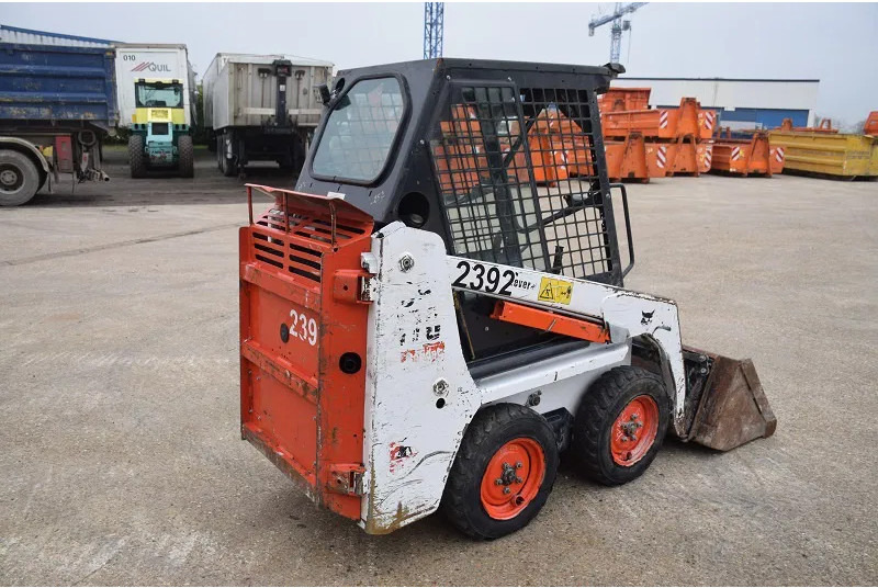 Mini utovarivač Bobcat S70: slika Mini utovarivač Bobcat S70