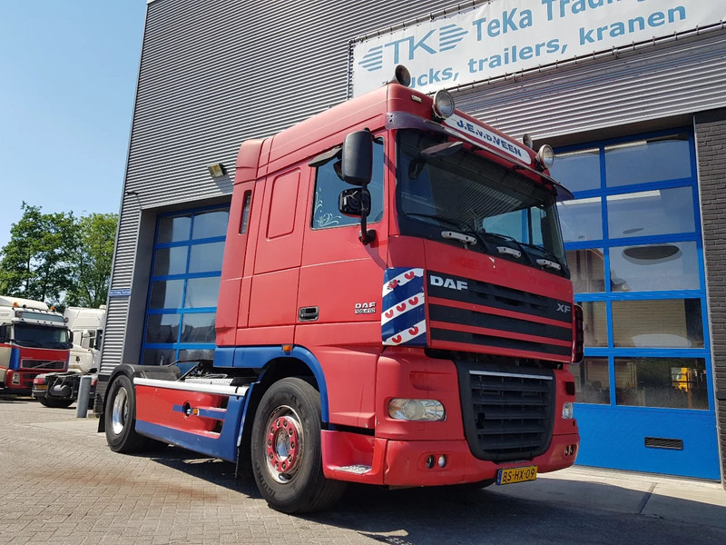 Tegljač DAF XF 105 Hydraulic Euro 5: slika Tegljač DAF XF 105 Hydraulic Euro 5