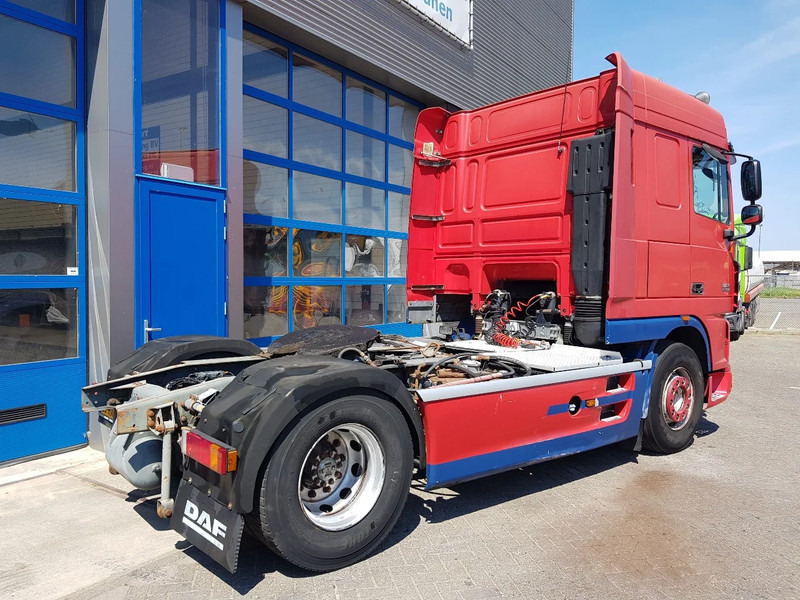 Tegljač DAF XF 105 Hydraulic Euro 5: slika Tegljač DAF XF 105 Hydraulic Euro 5