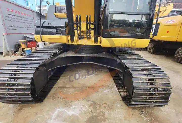 Bager Cheaper Secondhand Cat 320d Hydraulic Crawler 20 Ton Caterpillar 320 Series Model Used Excavator Japan Original: slika Bager Cheaper Secondhand Cat 320d Hydraulic Crawler 20 Ton Caterpillar 320 Series Model Used Excavator Japan Original