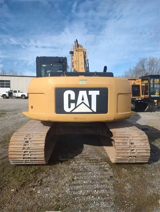 Bager Cheaper Secondhand Cat 320d Hydraulic Crawler 20 Ton Caterpillar 320 Series Model Used Excavator Japan Original: slika Bager Cheaper Secondhand Cat 320d Hydraulic Crawler 20 Ton Caterpillar 320 Series Model Used Excavator Japan Original