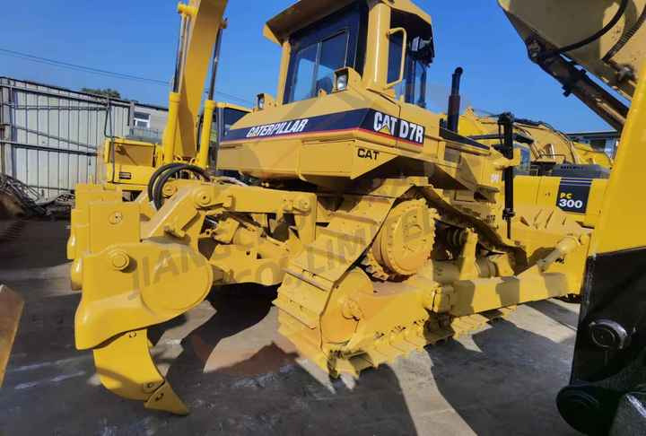 Mini bager Original Japan Imported Caterpillar D8R Bulldozer Japan Original Cat D7G D7R D8R D9n D8r Used Bulldozers: slika Mini bager Original Japan Imported Caterpillar D8R Bulldozer Japan Original Cat D7G D7R D8R D9n D8r Used Bulldozers