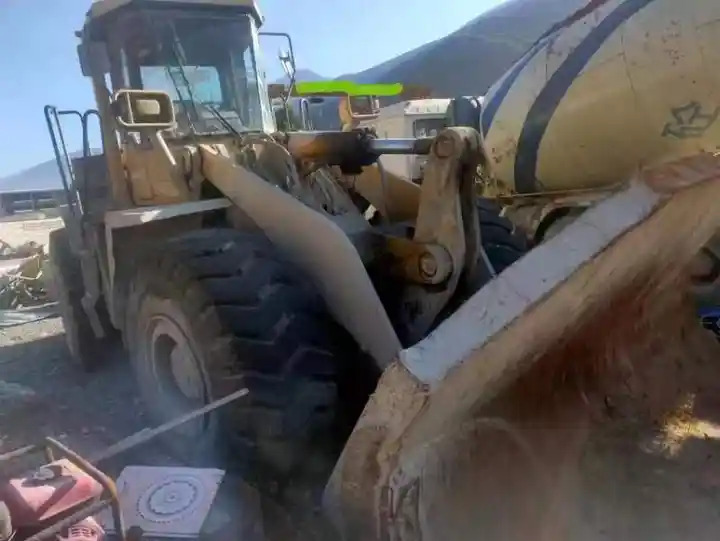 Zakup  Popular Low Price Second Hand Soil Load 7ton Komatsu Wa470-3 Wheel Front Loader Used Wa470-3 with good working condition Popular Low Price Second Hand Soil Load 7ton Komatsu Wa470-3 Wheel Front Loader Used Wa470-3 with good working condition: slika Zakup  Popular Low Price Second Hand Soil Load 7ton Komatsu Wa470-3 Wheel Front Loader Used Wa470-3 with good working condition Popular Low Price Second Hand Soil Load 7ton Komatsu Wa470-3 Wheel Front Loader Used Wa470-3 with good working condition