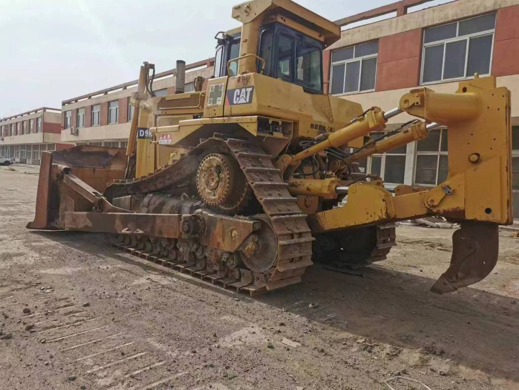 Buldožer CAT D 9 R: slika Buldožer CAT D 9 R