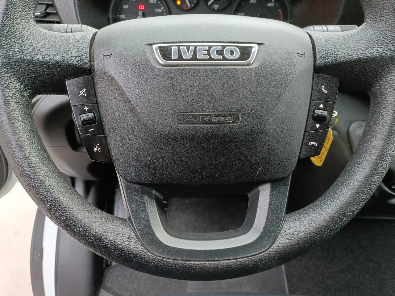 Zakup  IVECO DAILY 35C14 IVECO DAILY 35C14: slika Zakup  IVECO DAILY 35C14 IVECO DAILY 35C14