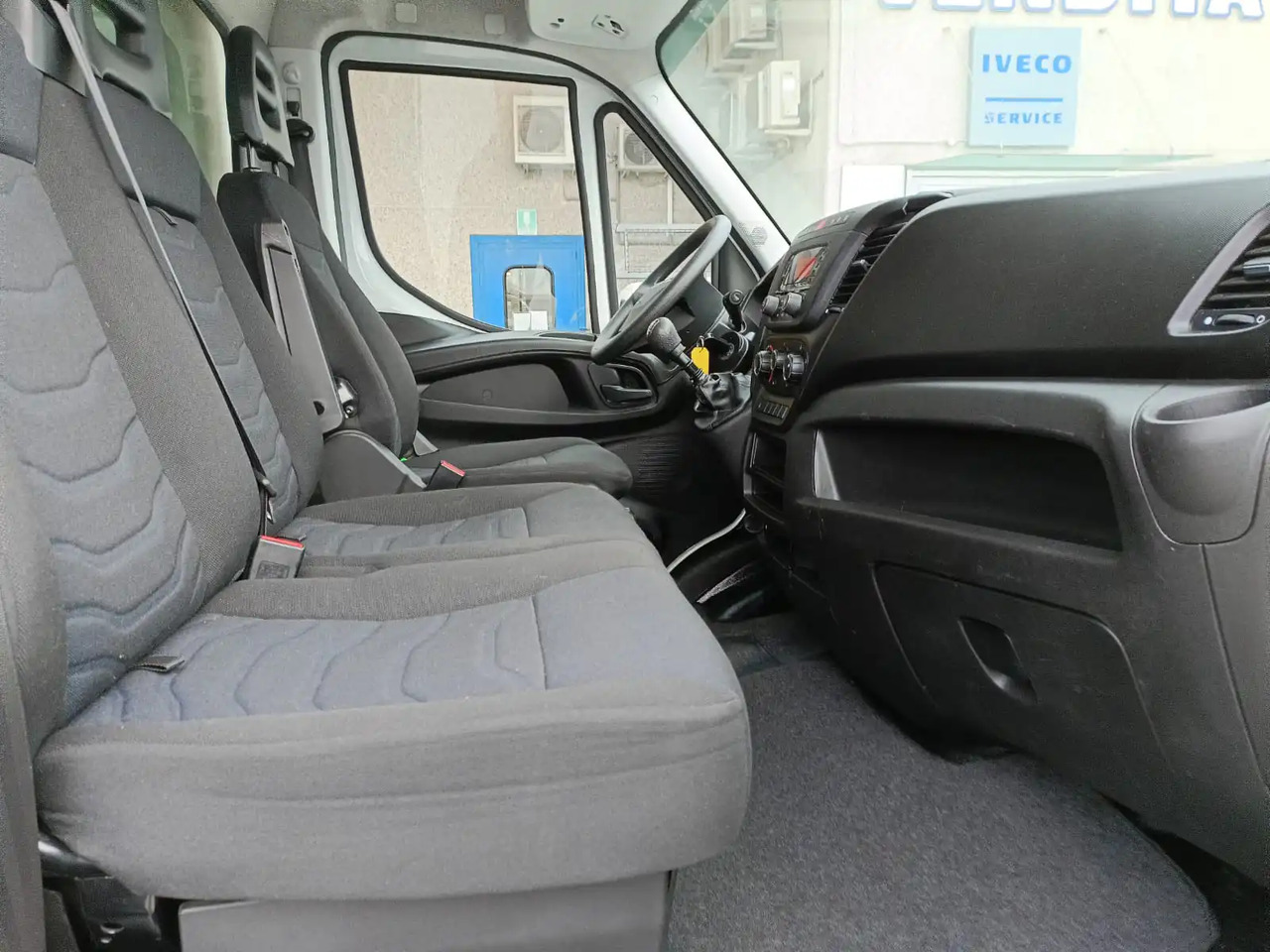 Zakup  IVECO DAILY 35C14 IVECO DAILY 35C14: slika Zakup  IVECO DAILY 35C14 IVECO DAILY 35C14