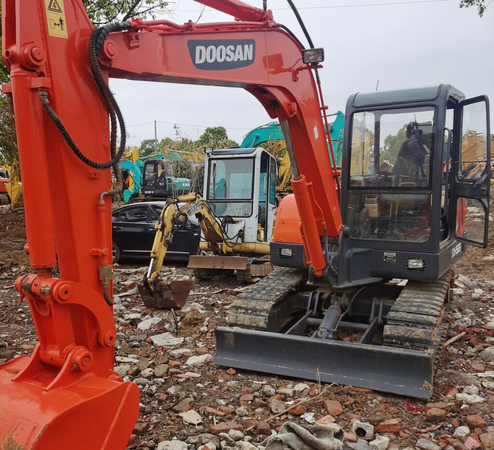 Zakup Doosan DH55 Doosan DH55: slika Zakup Doosan DH55 Doosan DH55