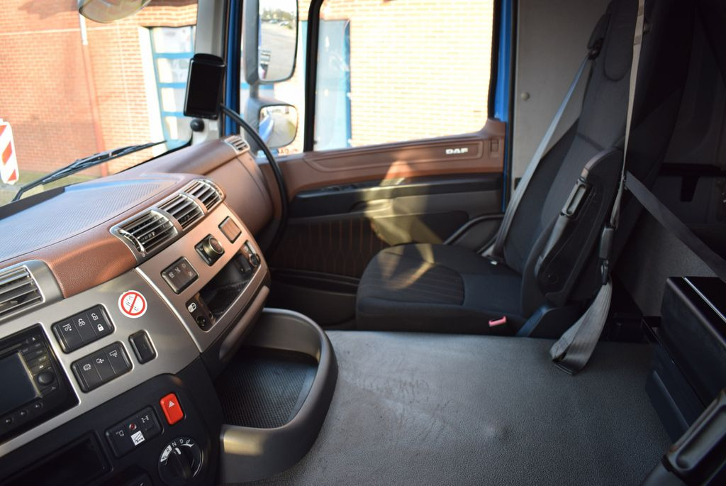 Novi Kamion-šasija DAF  CF 450 6x2 Fahrgestell Klima Navi Lift Retarder: slika Novi Kamion-šasija DAF  CF 450 6x2 Fahrgestell Klima Navi Lift Retarder