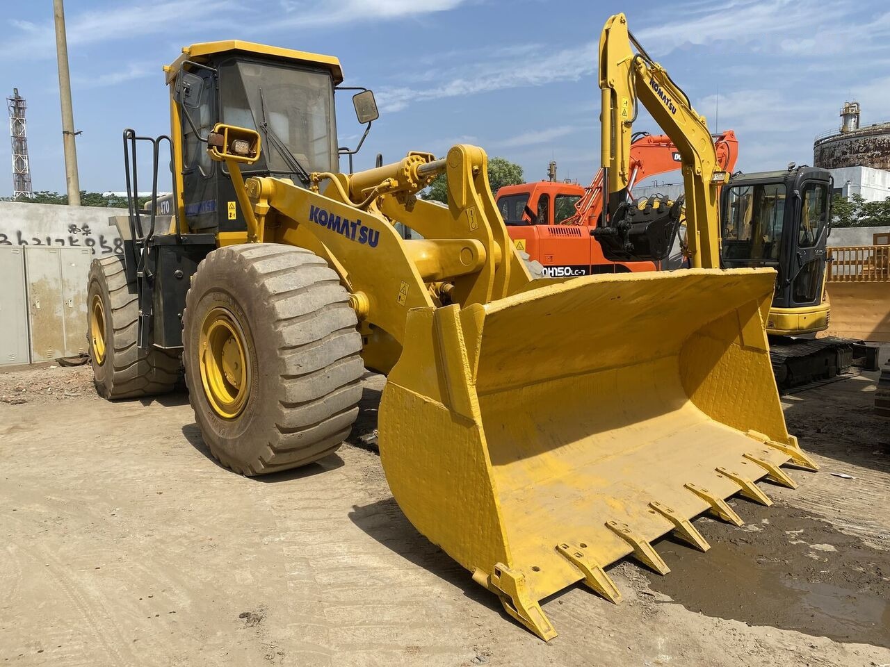 Zakup Komatsu WA470-3 Komatsu WA470-3: slika Zakup Komatsu WA470-3 Komatsu WA470-3