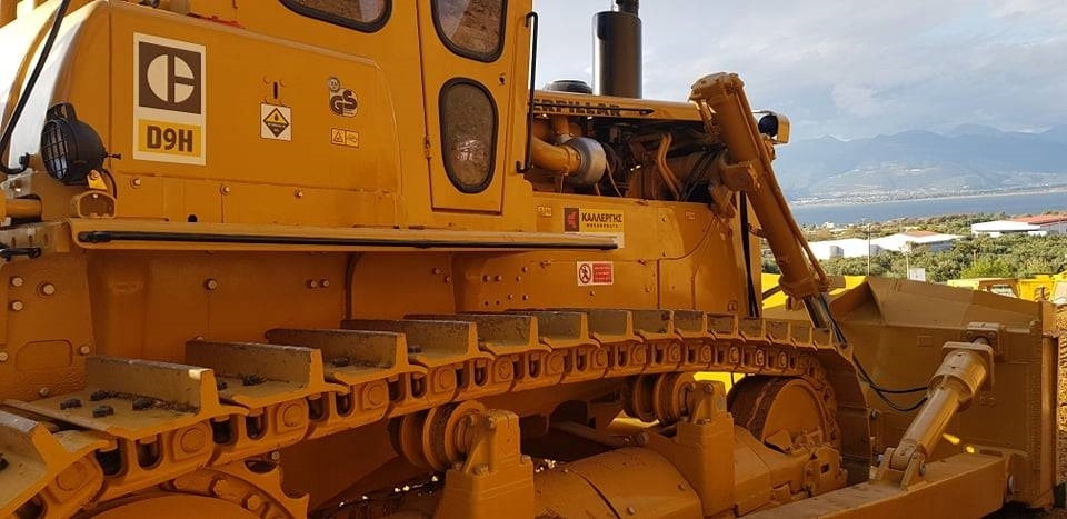 Buldožer CAT D9G: slika Buldožer CAT D9G