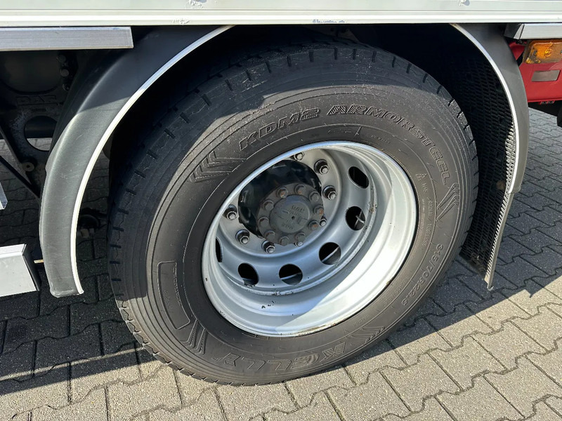 Kamion sandučar DAF CF 65.300 4x2 Gesloten Alu Opbouw / Euro 5 / Laadklep / Apk!: slika Kamion sandučar DAF CF 65.300 4x2 Gesloten Alu Opbouw / Euro 5 / Laadklep / Apk!