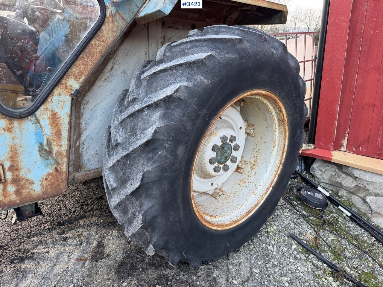 Traktor 1981 Ford 4600 w/front loader, bucket and pallet fork.: slika Traktor 1981 Ford 4600 w/front loader, bucket and pallet fork.