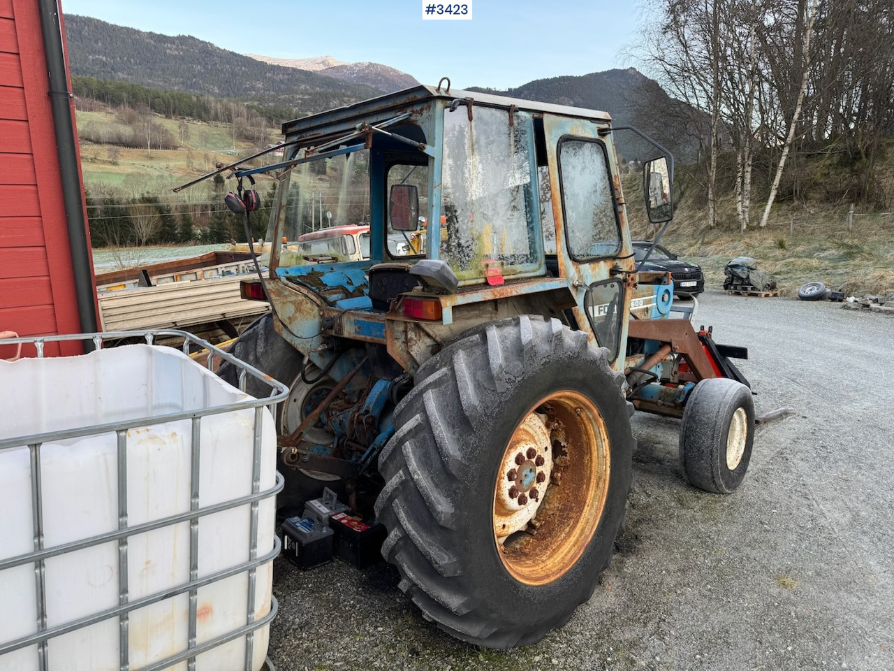 Traktor 1981 Ford 4600 w/front loader, bucket and pallet fork.: slika Traktor 1981 Ford 4600 w/front loader, bucket and pallet fork.