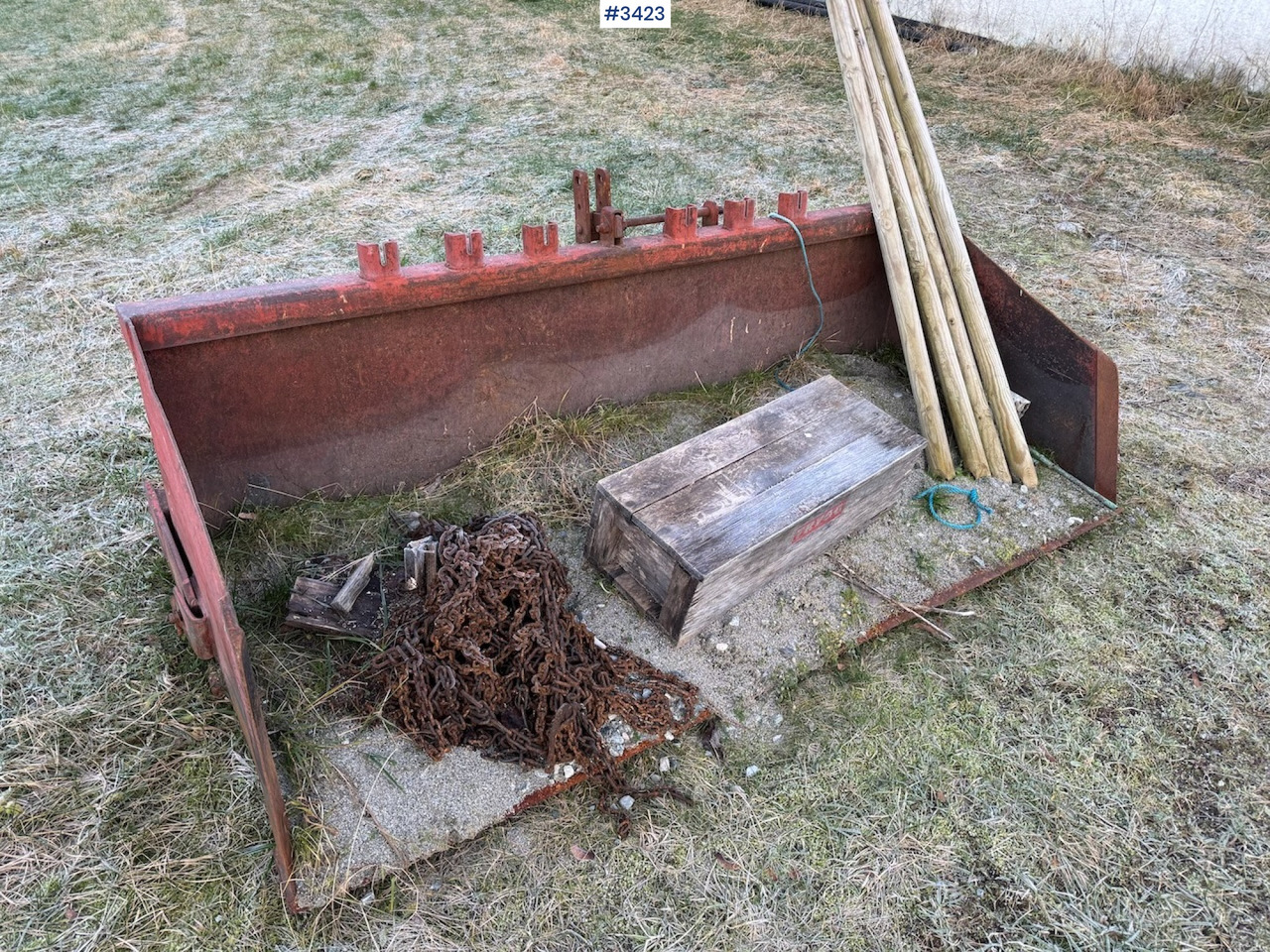 Traktor 1981 Ford 4600 w/front loader, bucket and pallet fork.: slika Traktor 1981 Ford 4600 w/front loader, bucket and pallet fork.