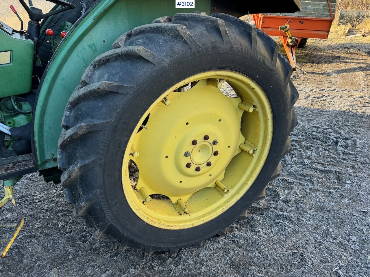 Traktor 1981 John Deere 1140 Synchron with front loader: slika Traktor 1981 John Deere 1140 Synchron with front loader