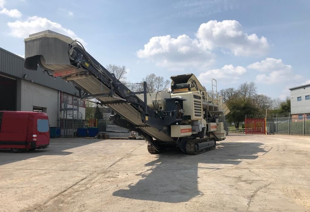 Konusna drobilica Metso Lakotrack LT300HP: slika Konusna drobilica Metso Lakotrack LT300HP