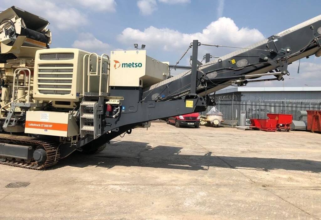 Konusna drobilica Metso Lakotrack LT300HP: slika Konusna drobilica Metso Lakotrack LT300HP