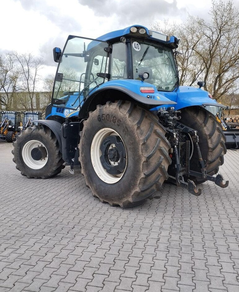 Novi Traktor New Holland T8.390: slika Novi Traktor New Holland T8.390