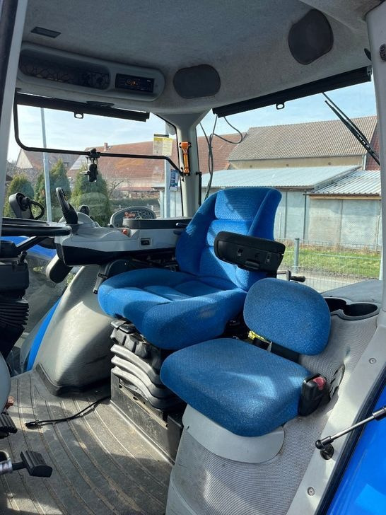 Novi Traktor New Holland T8.390: slika Novi Traktor New Holland T8.390