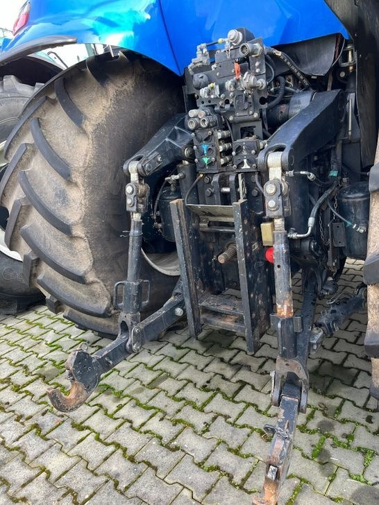 Novi Traktor New Holland T8.390: slika Novi Traktor New Holland T8.390