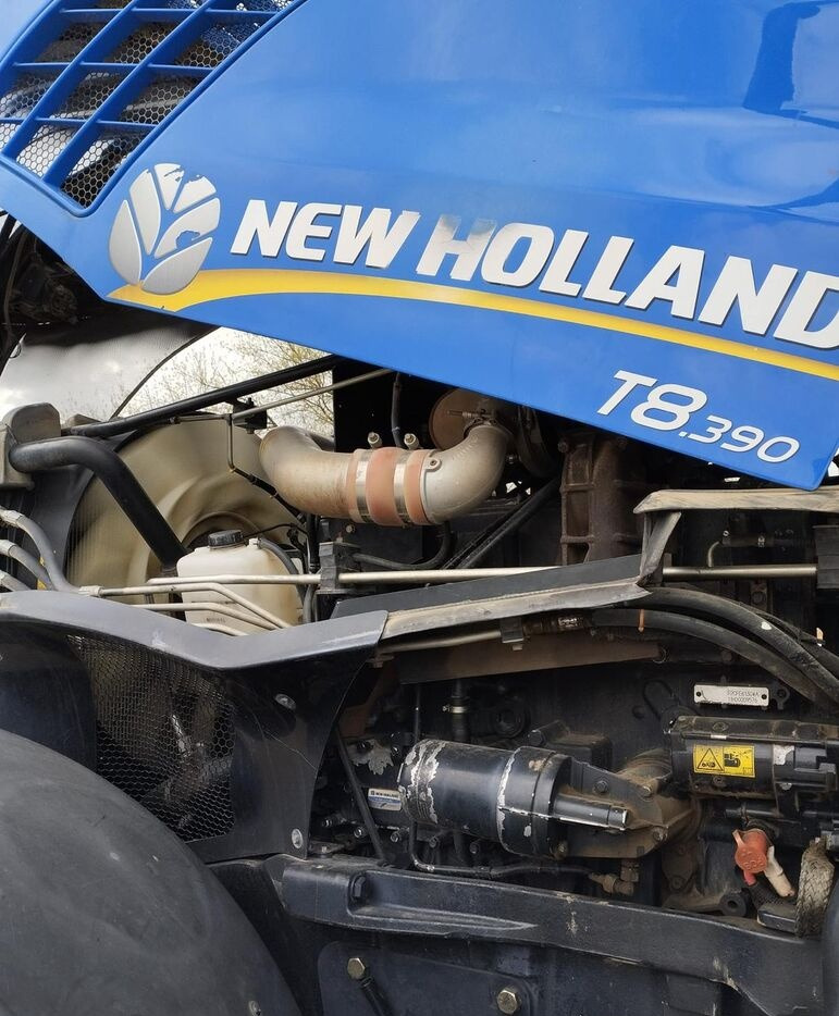 Novi Traktor New Holland T8.390: slika Novi Traktor New Holland T8.390