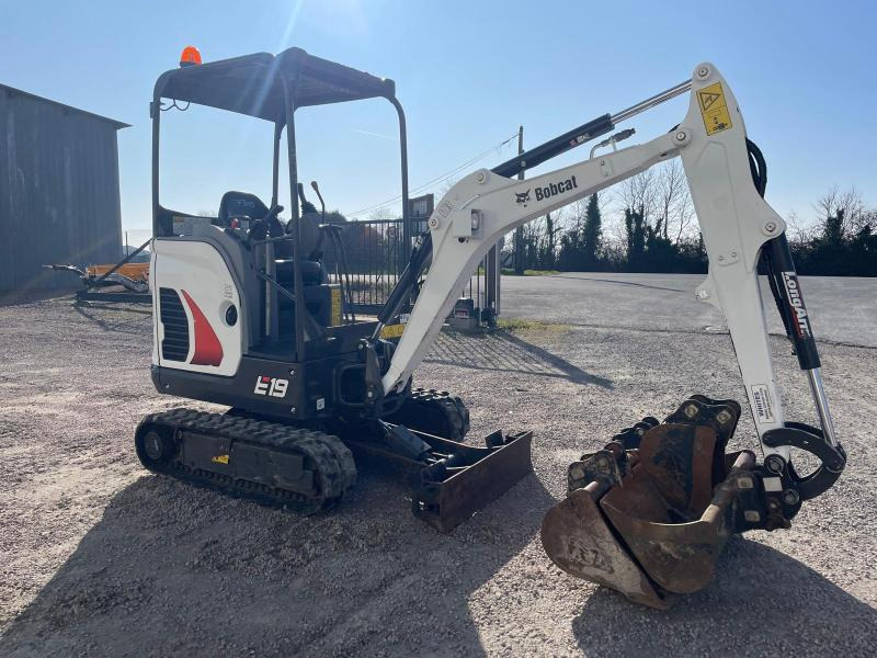 Mini bager Bobcat E19: slika Mini bager Bobcat E19