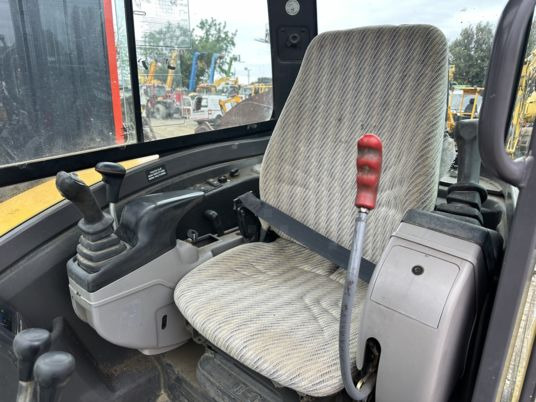 Mini bager Volvo ECR48C: slika Mini bager Volvo ECR48C