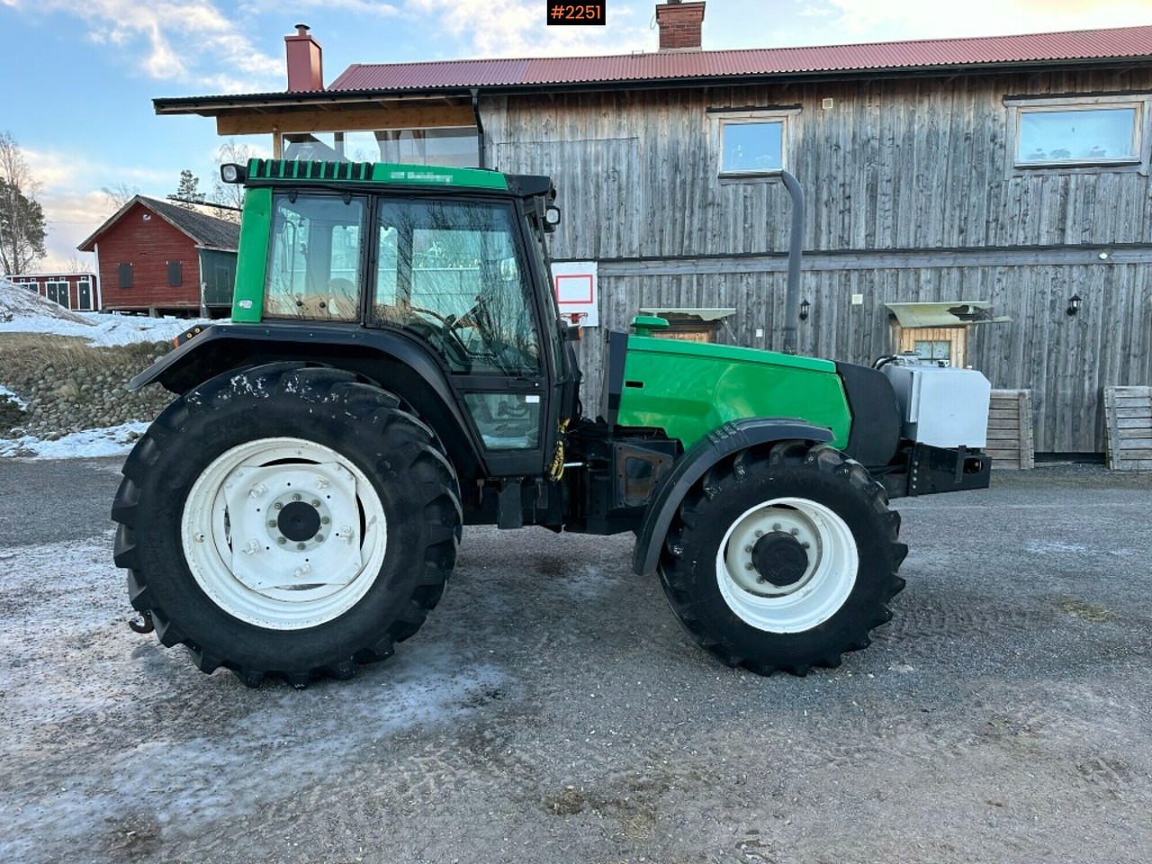 Traktor Valtra X110 waiststeering tractor with twintrac: slika Traktor Valtra X110 waiststeering tractor with twintrac