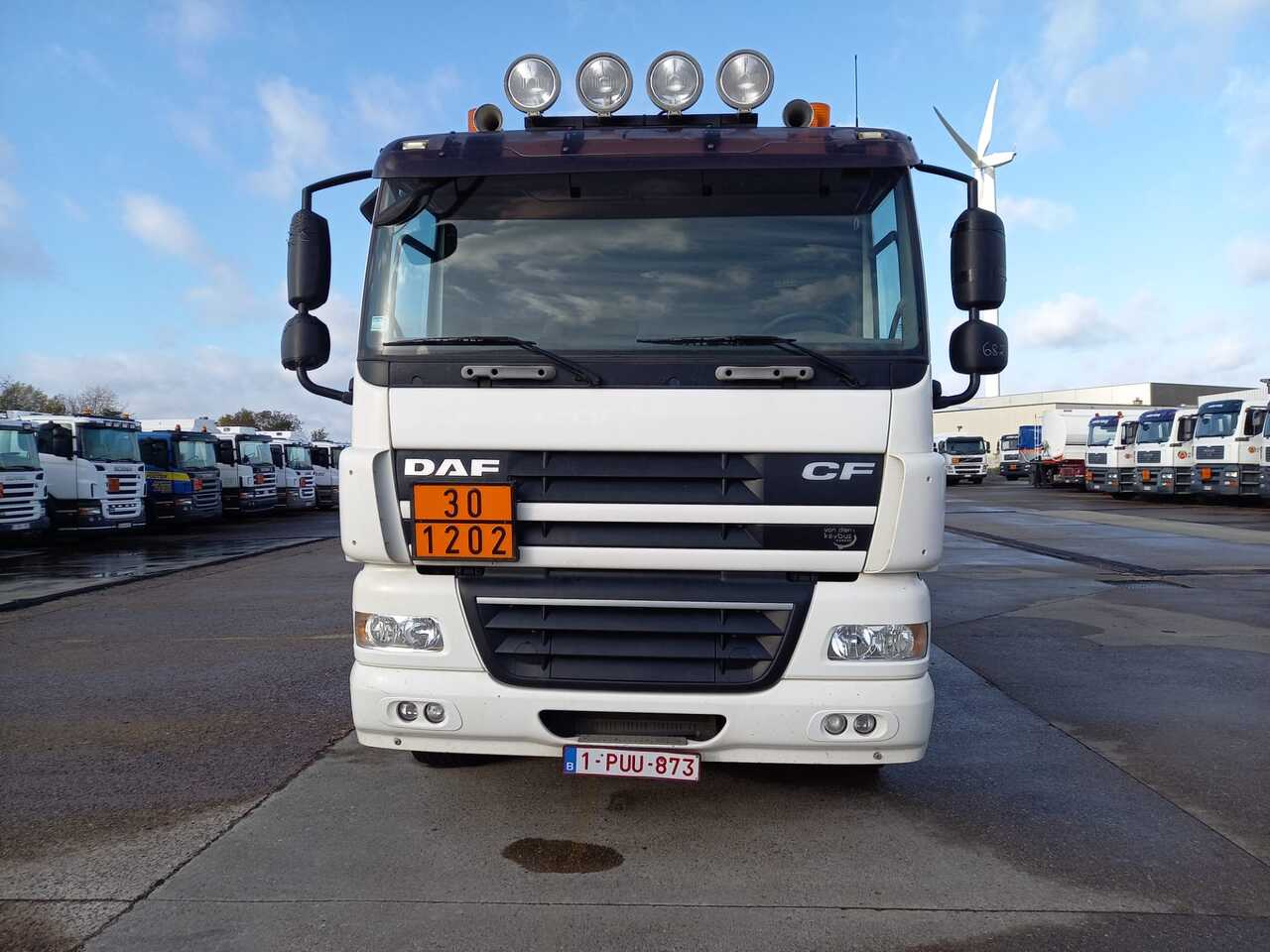 Kamion cisterna DAF CF85: slika Kamion cisterna DAF CF85