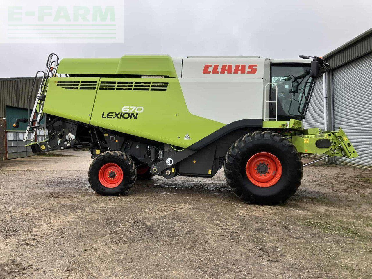 Kombajn za žetvu CLAAS LEXION 670 M T4F: slika Kombajn za žetvu CLAAS LEXION 670 M T4F