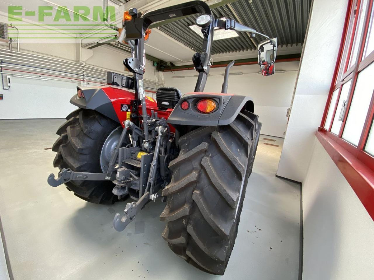 Traktor Massey Ferguson mf 4708 m plattform: slika Traktor Massey Ferguson mf 4708 m plattform