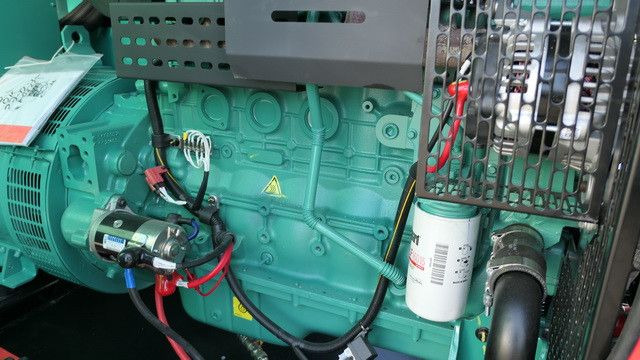 Novi Građevinska oprema Cummins, Stromgenerator, 250 kVA, 4 Zylinder: slika Novi Građevinska oprema Cummins, Stromgenerator, 250 kVA, 4 Zylinder