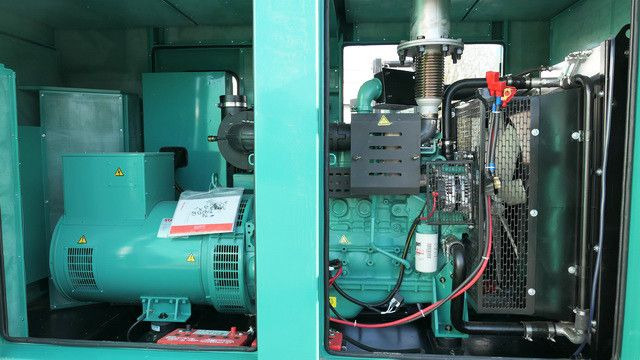 Novi Građevinska oprema Cummins, Stromgenerator, 250 kVA, 4 Zylinder: slika Novi Građevinska oprema Cummins, Stromgenerator, 250 kVA, 4 Zylinder