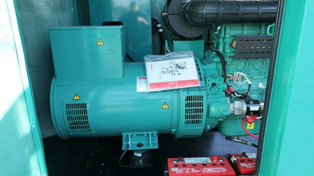 Novi Građevinska oprema Cummins, Stromgenerator, 250 kVA, 4 Zylinder: slika Novi Građevinska oprema Cummins, Stromgenerator, 250 kVA, 4 Zylinder