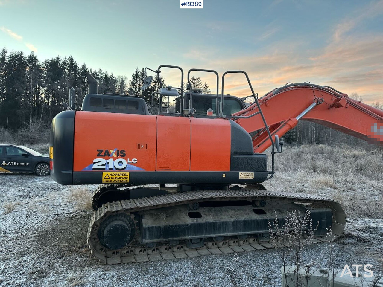 Bager Hitachi ZX210LC-6: slika Bager Hitachi ZX210LC-6