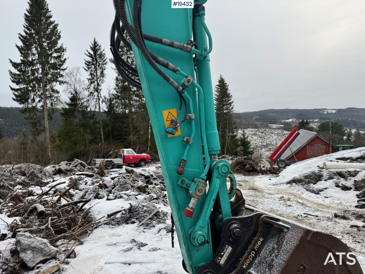 Bager Kobelco SK76SR-3E: slika Bager Kobelco SK76SR-3E