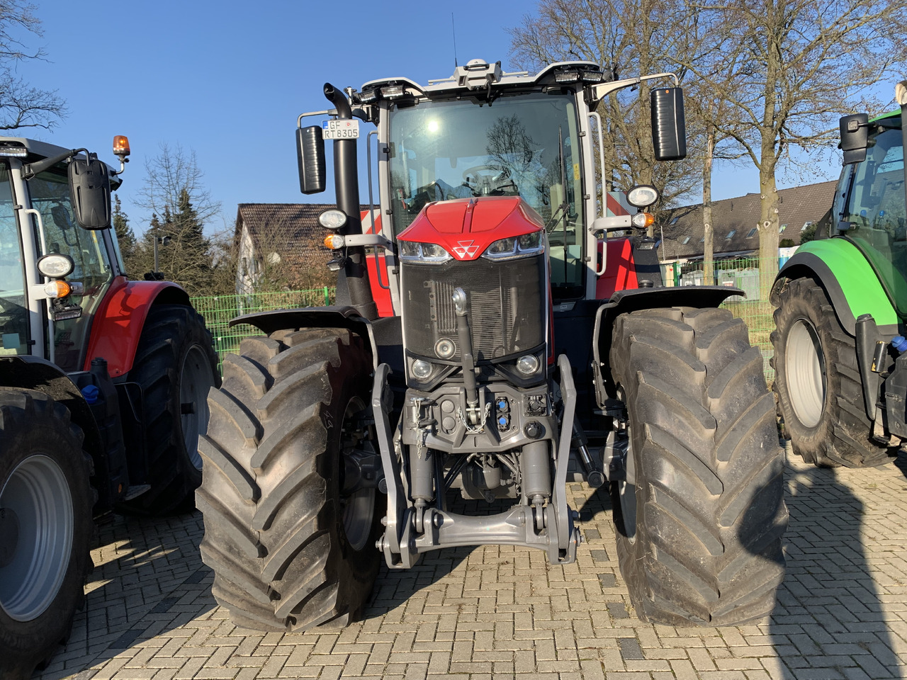 Traktor Massey Ferguson 8S.305 Dyna-VT Exclusive: slika Traktor Massey Ferguson 8S.305 Dyna-VT Exclusive