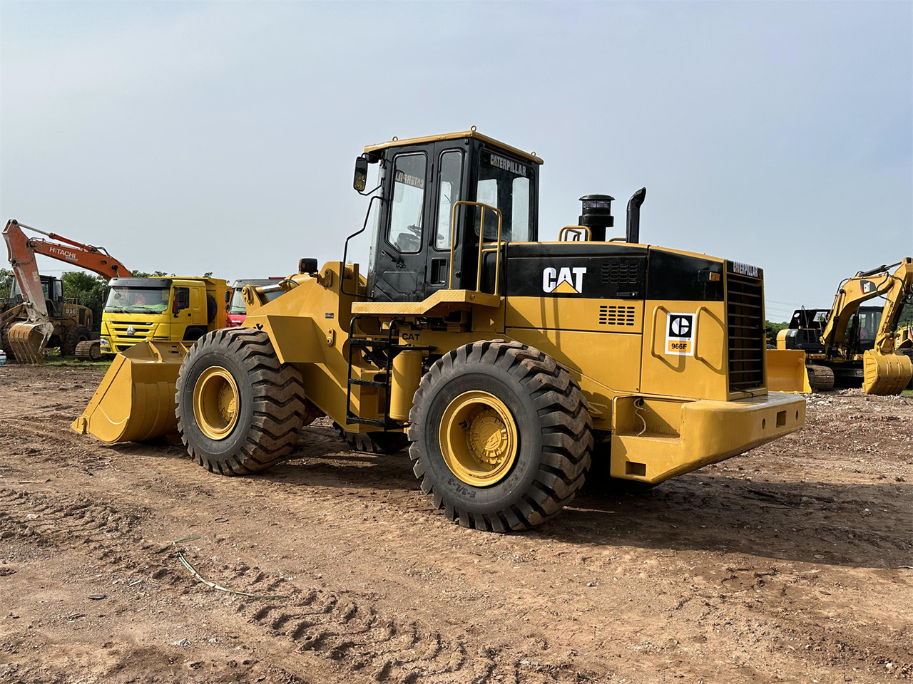 Zakup CATERPILLAR 966F CATERPILLAR 966F: slika Zakup CATERPILLAR 966F CATERPILLAR 966F