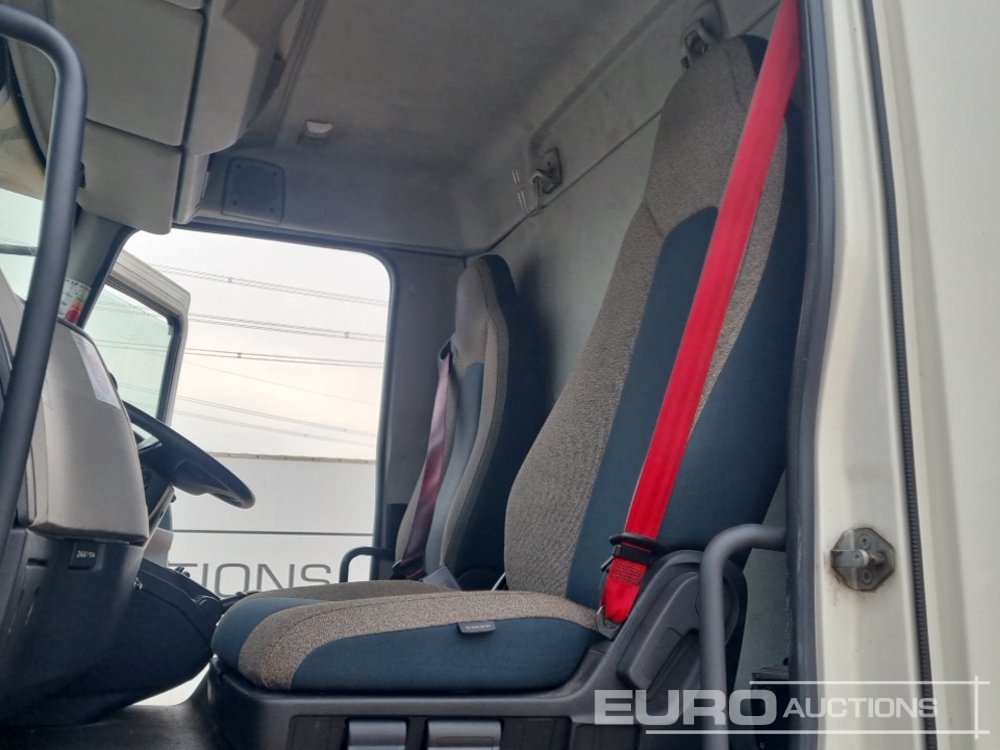 Kamion sandučar 2017 Volvo FL: slika Kamion sandučar 2017 Volvo FL